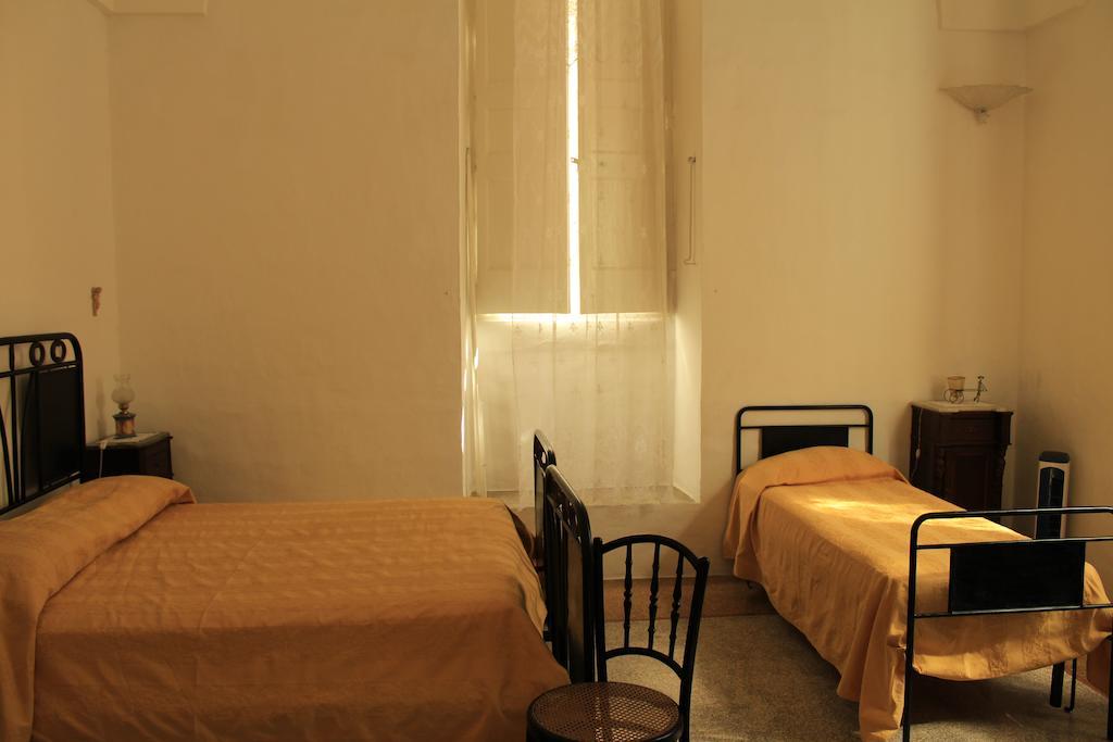 לינה וארוחת בוקר גאליאנו דל קאפו Palazzo Bitonti חדר תמונה
