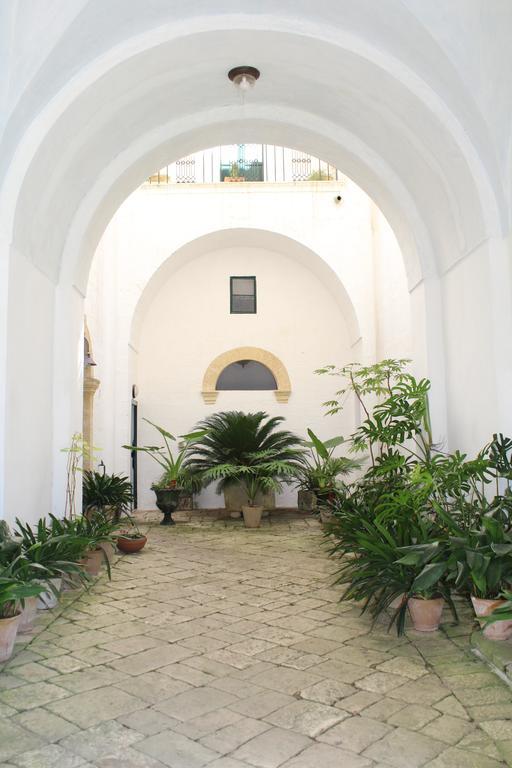 לינה וארוחת בוקר גאליאנו דל קאפו Palazzo Bitonti מראה חיצוני תמונה